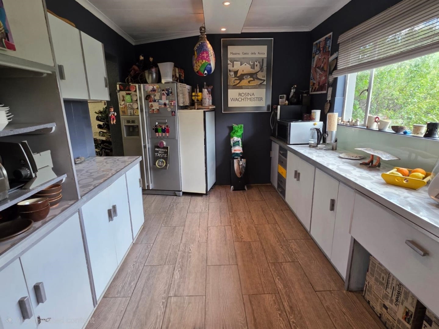 6 Bedroom Property for Sale in Heuwelsig Free State